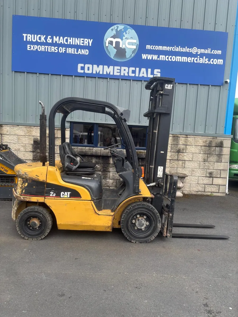 For Sale: 2.5 Ton Caterpillar Forklift - Image 3