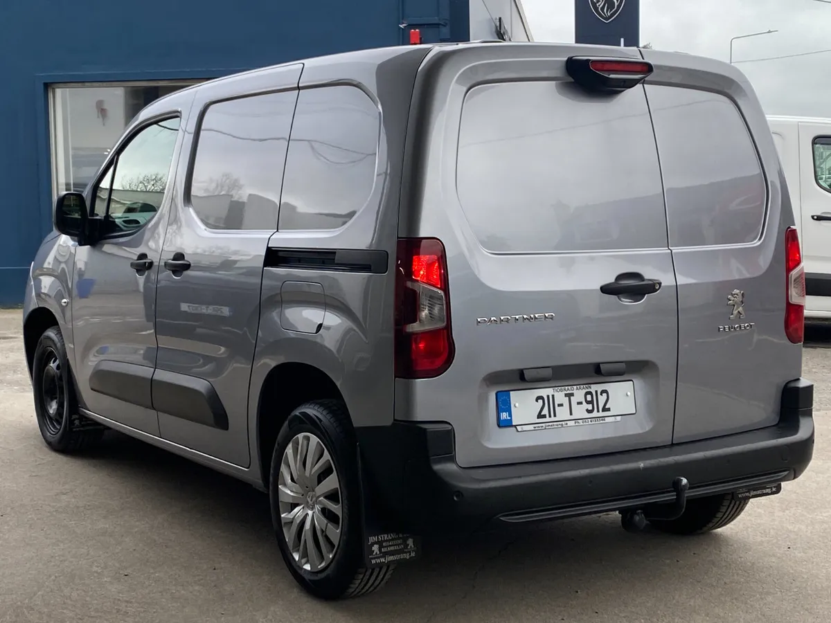 Peugeot Partner Professional Plus 1.5 Blue HDI - Image 3