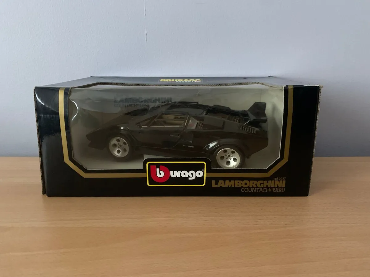 1988 Lamborghini Countach 1/18 Burago Model Car - Image 1
