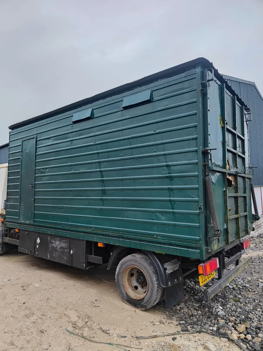 Man lorry parts - Image 1