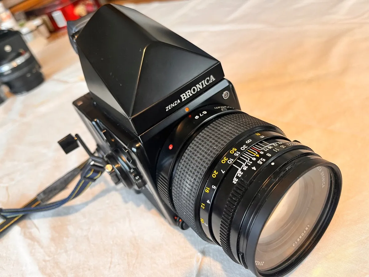 Bronica 6.6 camera and lenses - Image 3