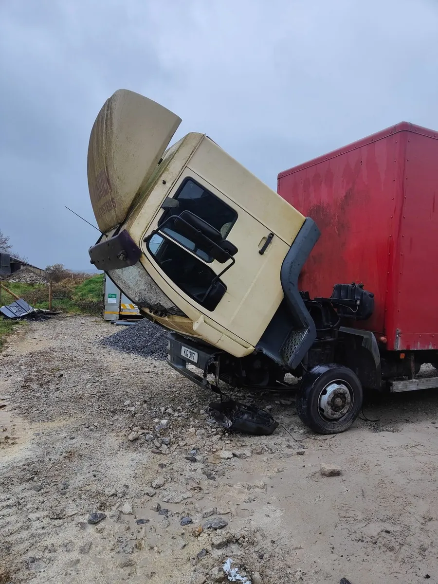 Man lorry parts - Image 4