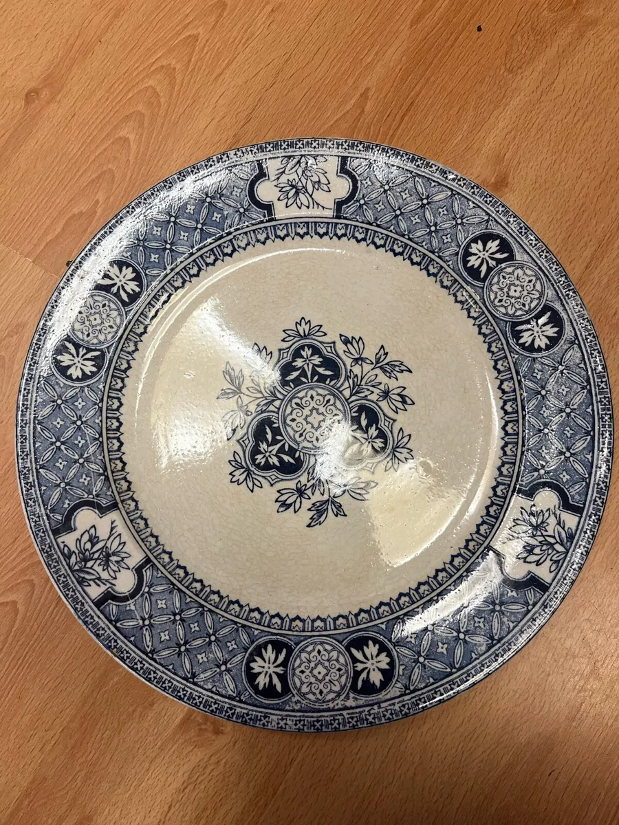 Belleek first period plate - Image 1