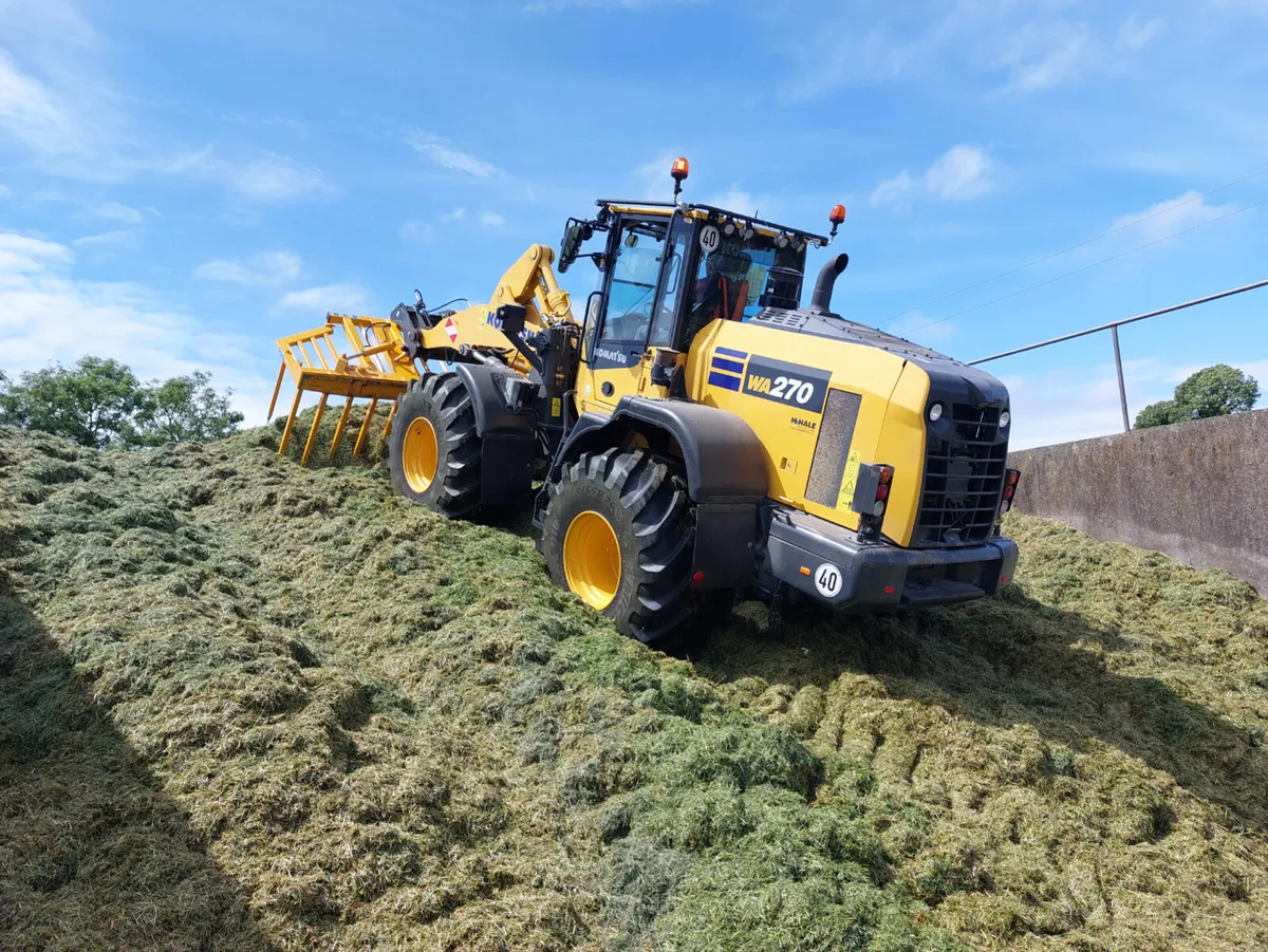 Komatsu WA270-8 (New)