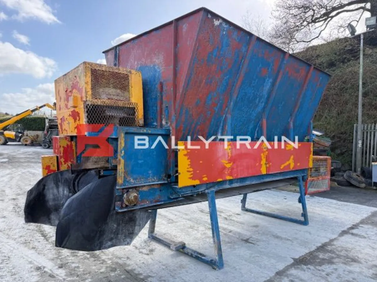 Aggregate Feed Hopper - Image 1