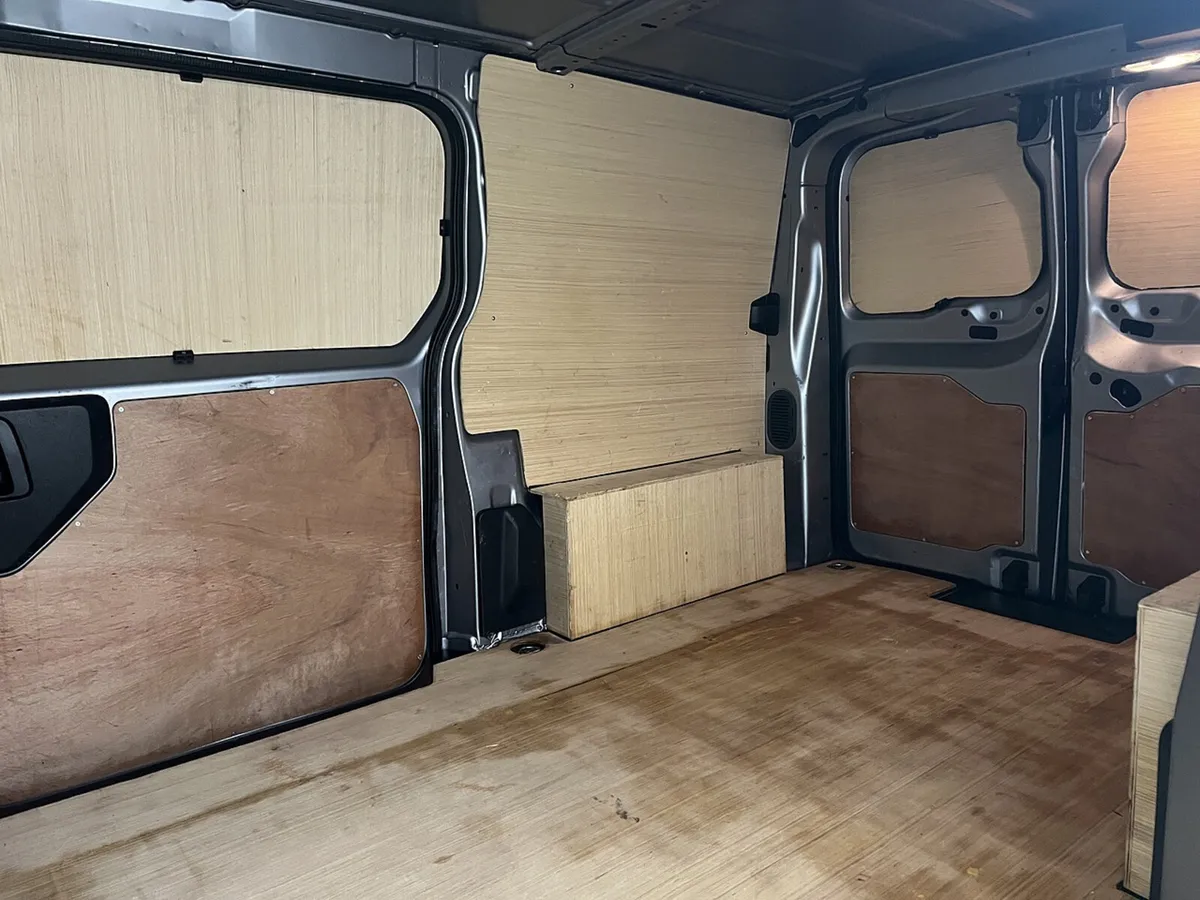 2023 Peugeot Expert Panel Van - Image 4