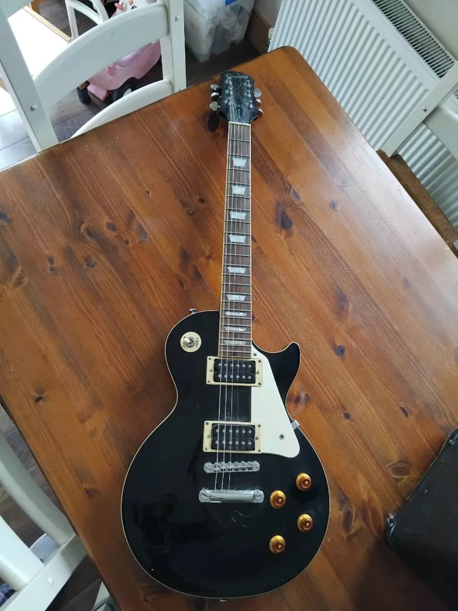 Guitar and amp - Image 2