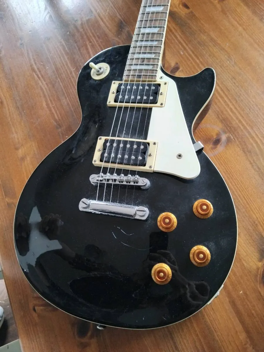 Guitar and amp - Image 4