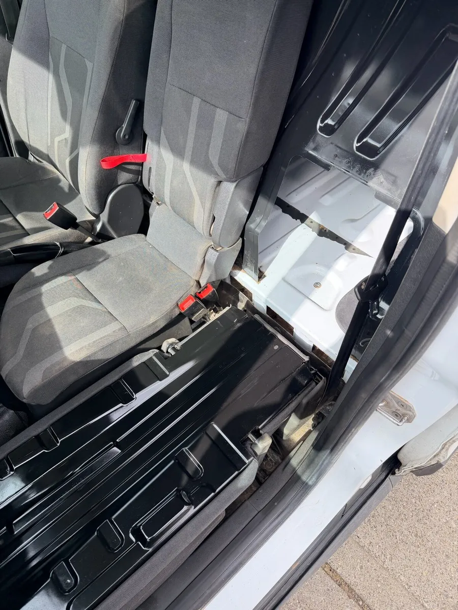 Ford transit connect ( new CVRT today ) - Image 4