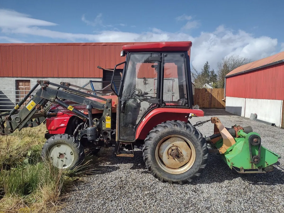 Tractor 4X4 50 HP c/w 4 in 1 Loaderc/w flail mower - Image 1