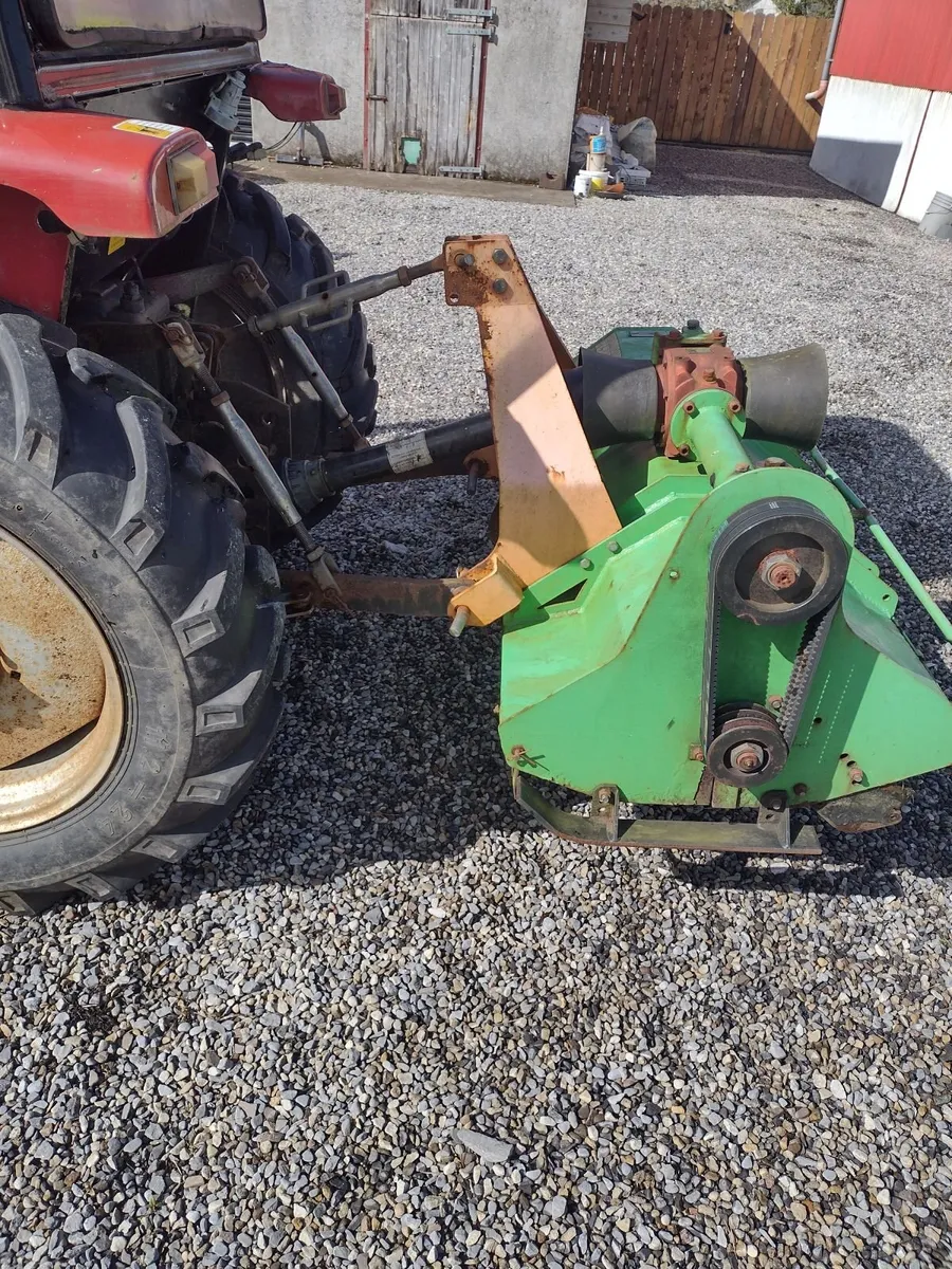 Tractor 4X4 50 HP c/w 4 in 1 Loaderc/w flail mower - Image 3