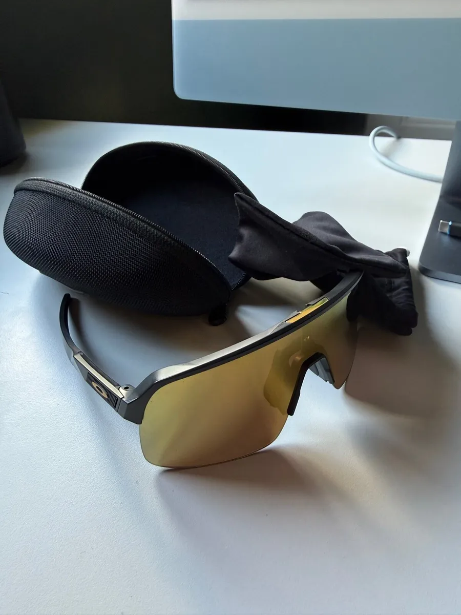 Oakley Sutro Lite - Image 1
