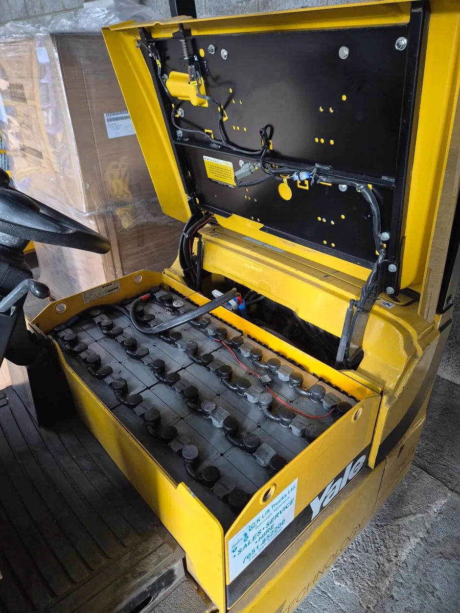 Yale Electrical fork lift ERP 16ATF(SWB) F2080 - Image 3