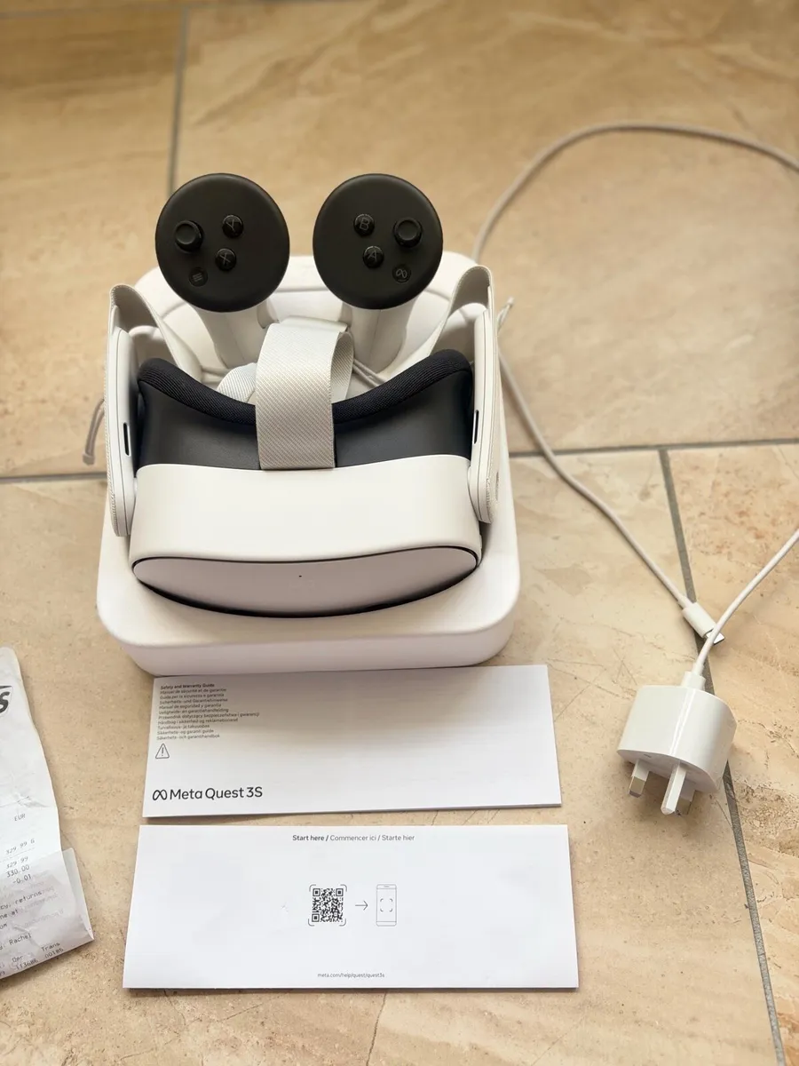 Meta Quest 3S 128GB Virtual Reality headset - Image 1