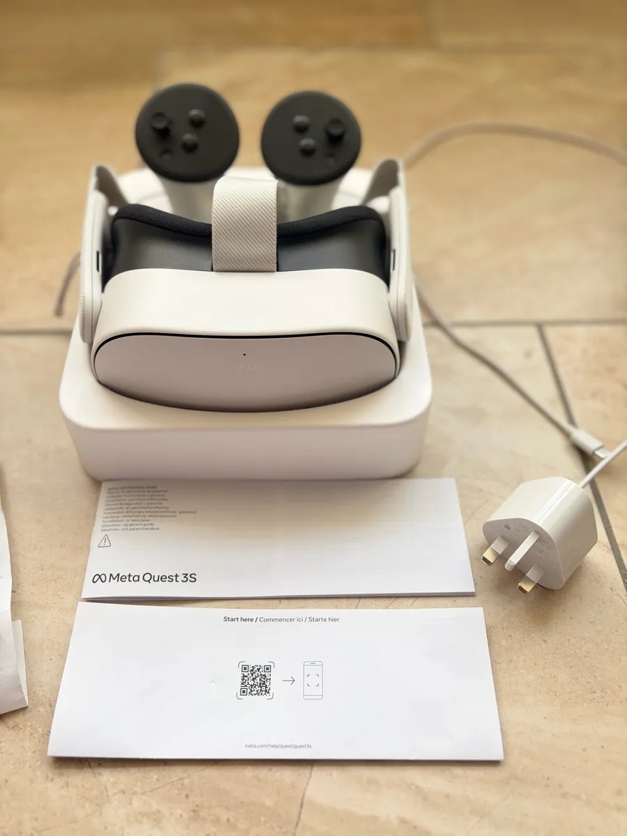 Meta Quest 3S 128GB Virtual Reality headset - Image 3