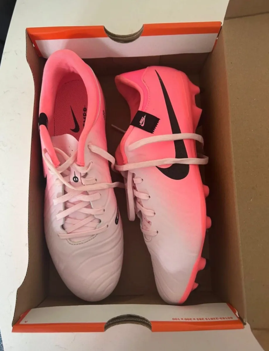 Nike football boots brand new - Image 2