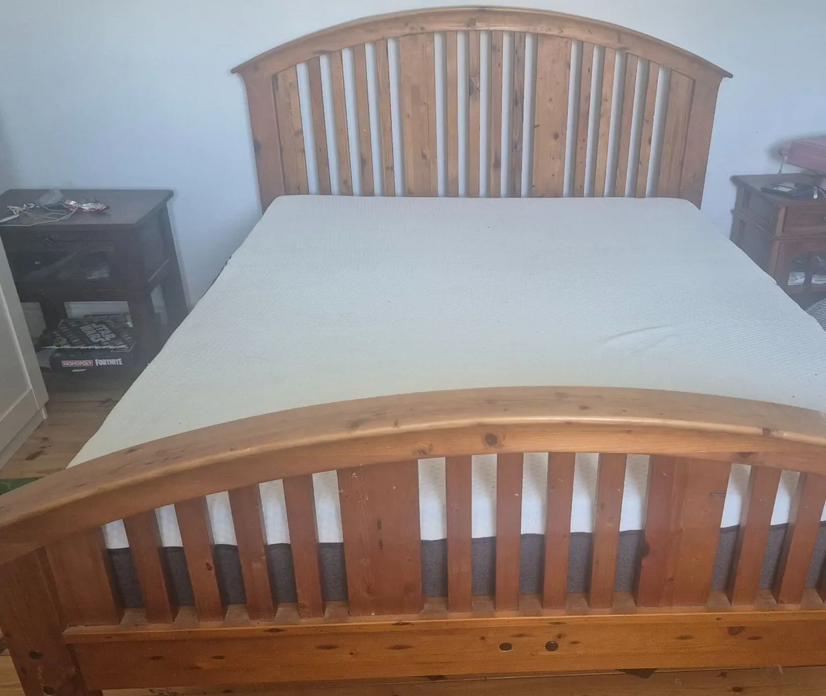 King size Bed - Image 1
