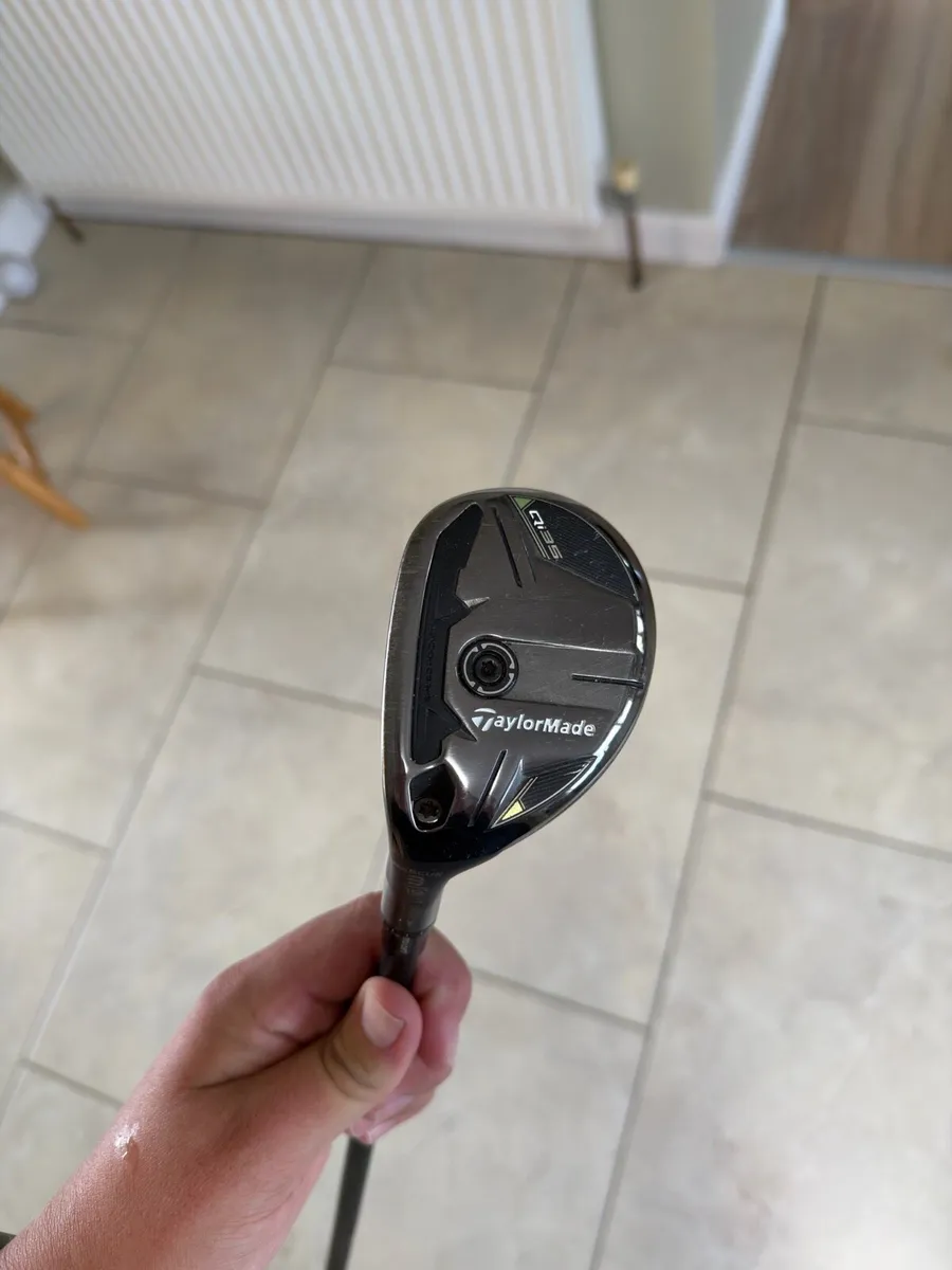 LEFT HANDED TAYLORMADE QI35 3 HYBRID - Image 1