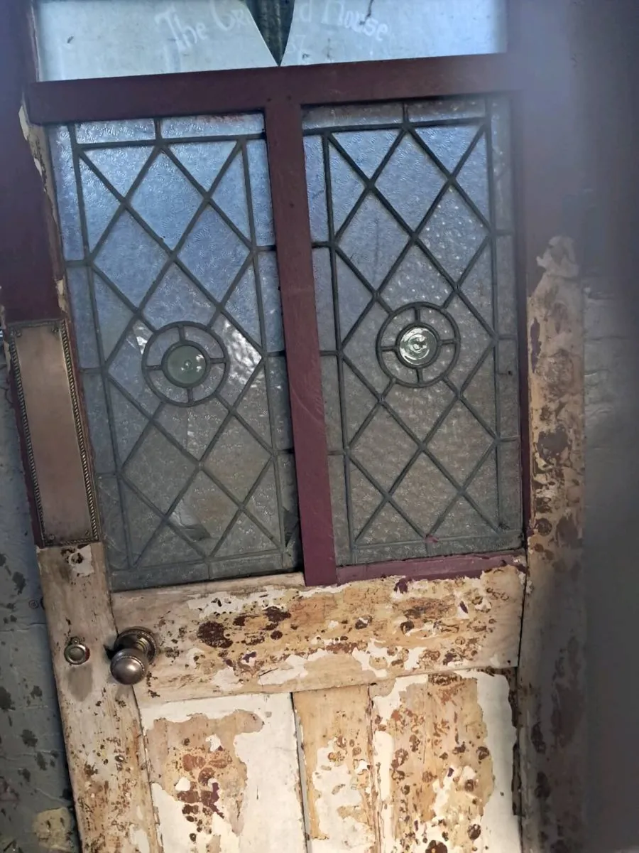 Very old pine door - Image 4