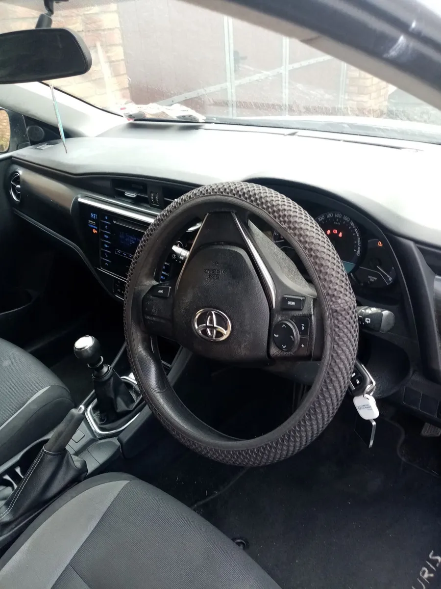 Toyota Auris 2016 - Image 4