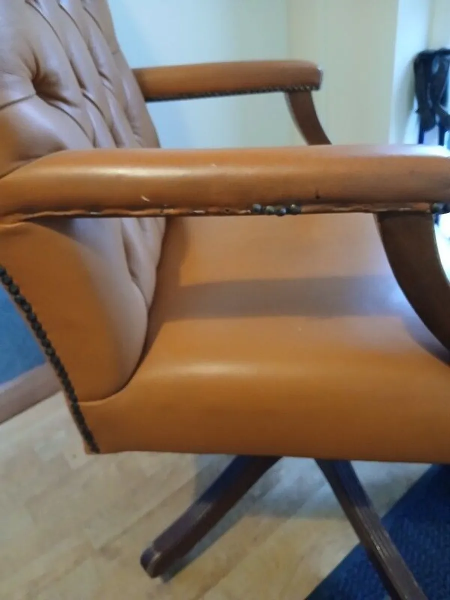 Chesterfield  Style Office Chair - Image 4