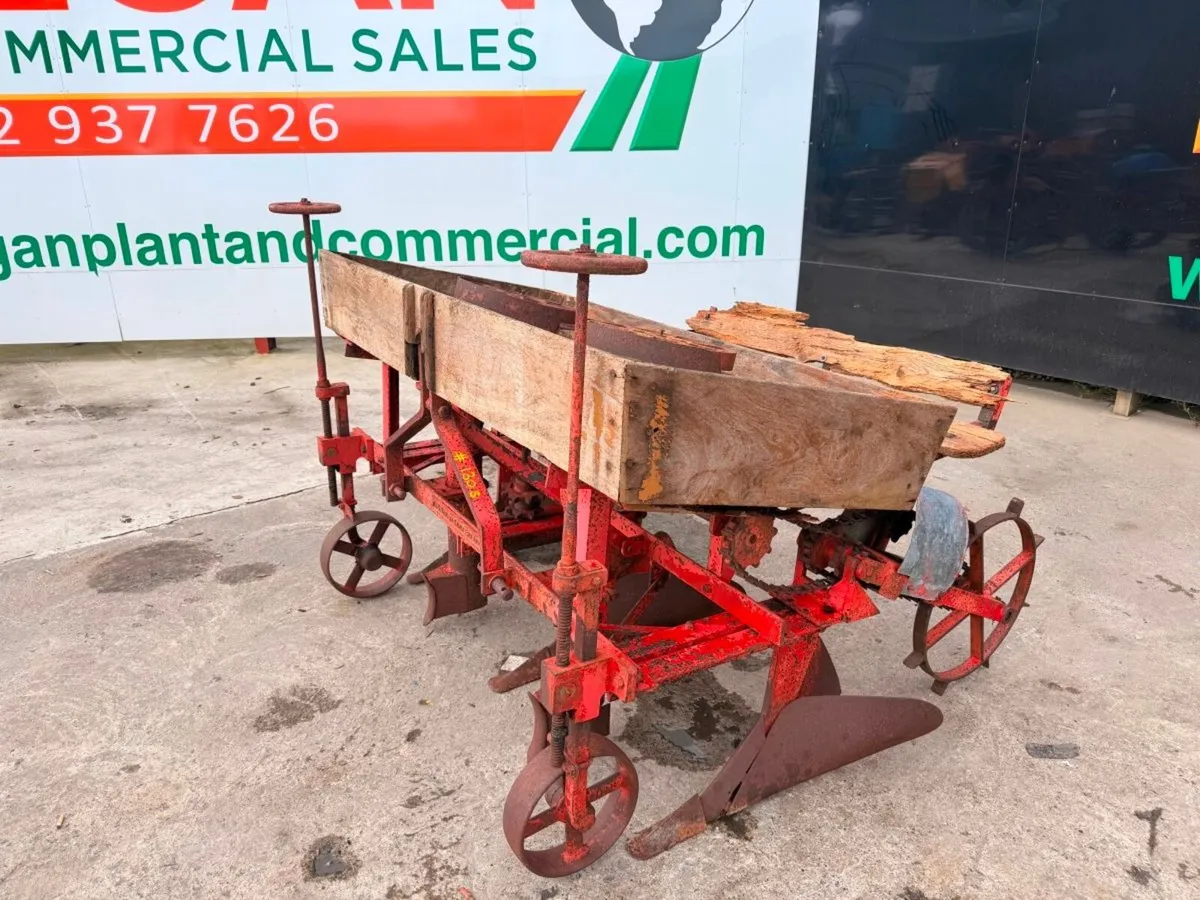 2 ROW POTATO PLANTER CLASSIC MACHINE - Image 3
