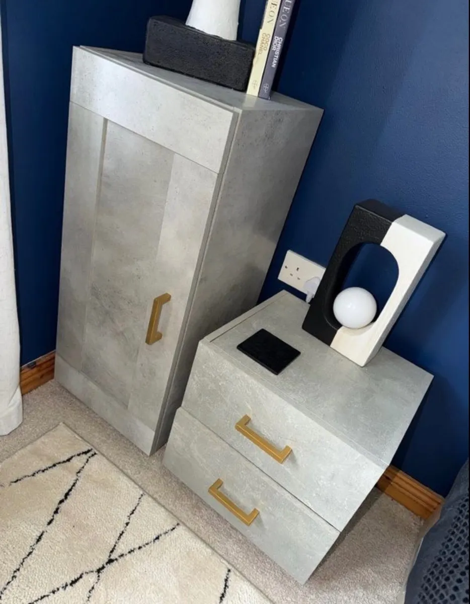 Bedroom Furniture Set - Image 2