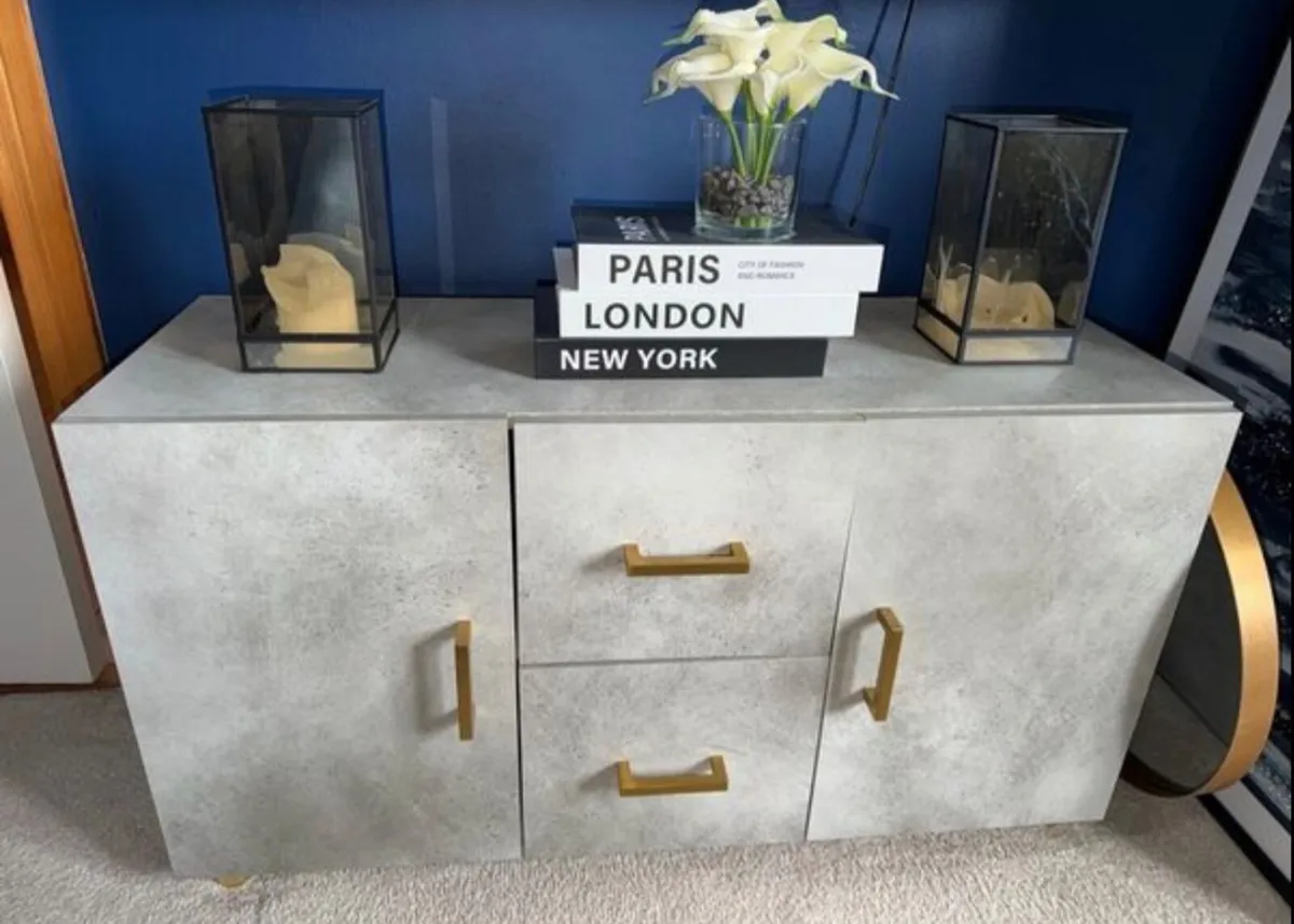 Bedroom Furniture Set - Image 1