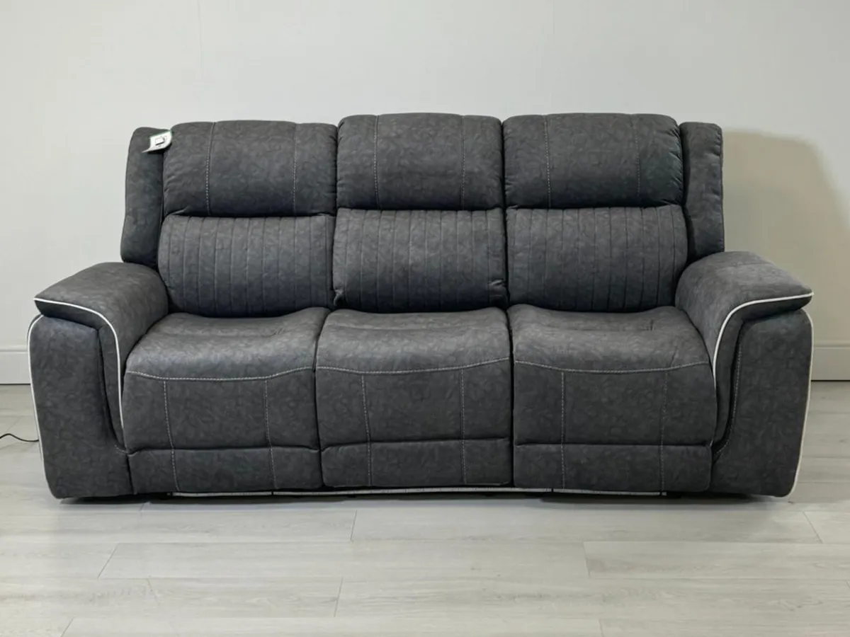 Hannan 3+2 Grey Fabric Electric Recliner Sofa Set - Image 3