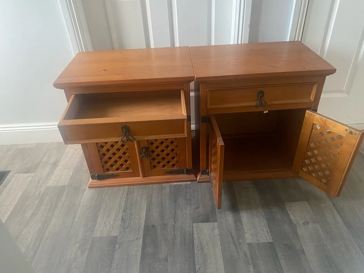 Two bedside lockers - Image 2