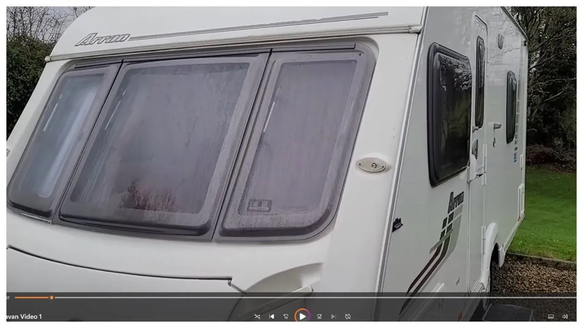 Swift 4 birth fixed bed caravan - Image 3