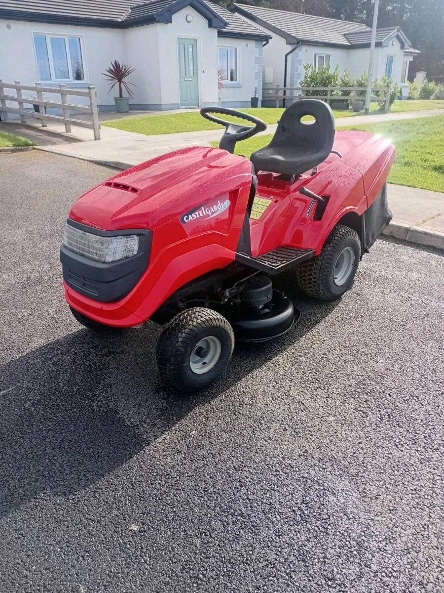 Ride on lawnmower - Image 2