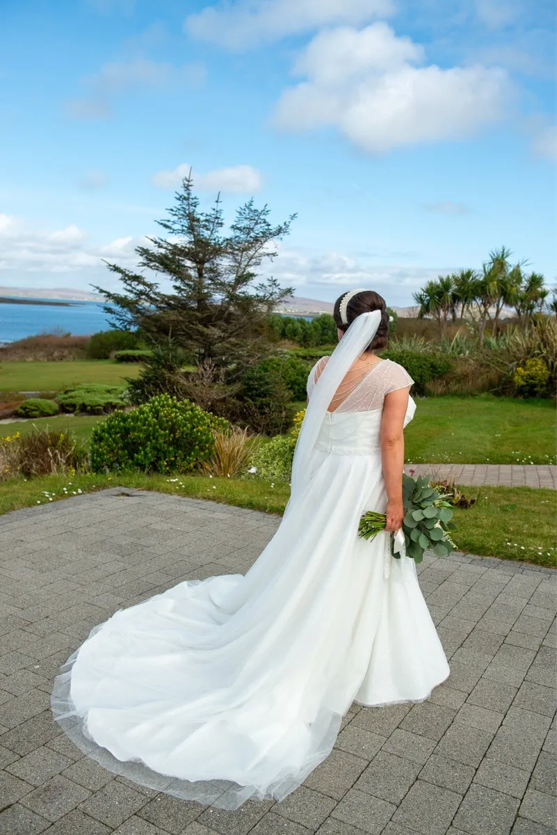 Wedding dress - Image 1