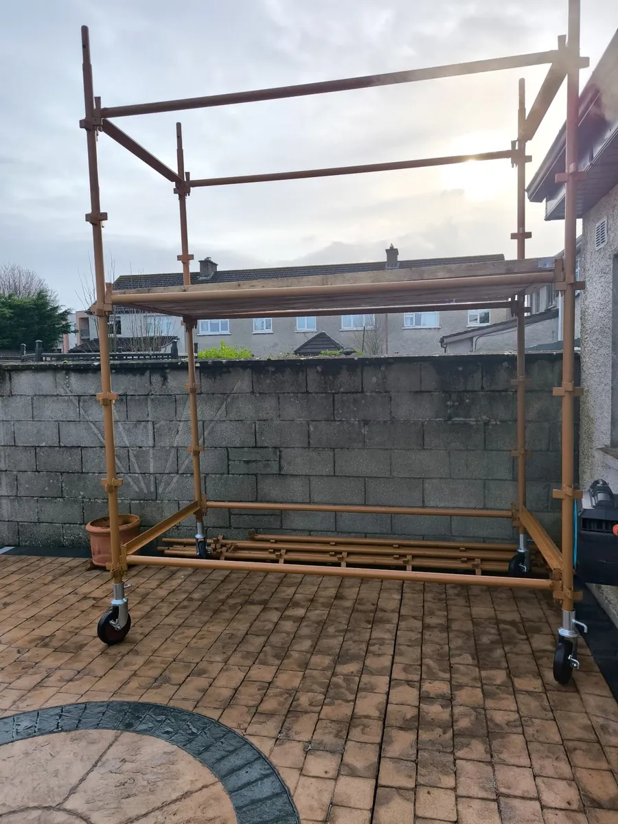 Kwik stage scaffolding - Image 1