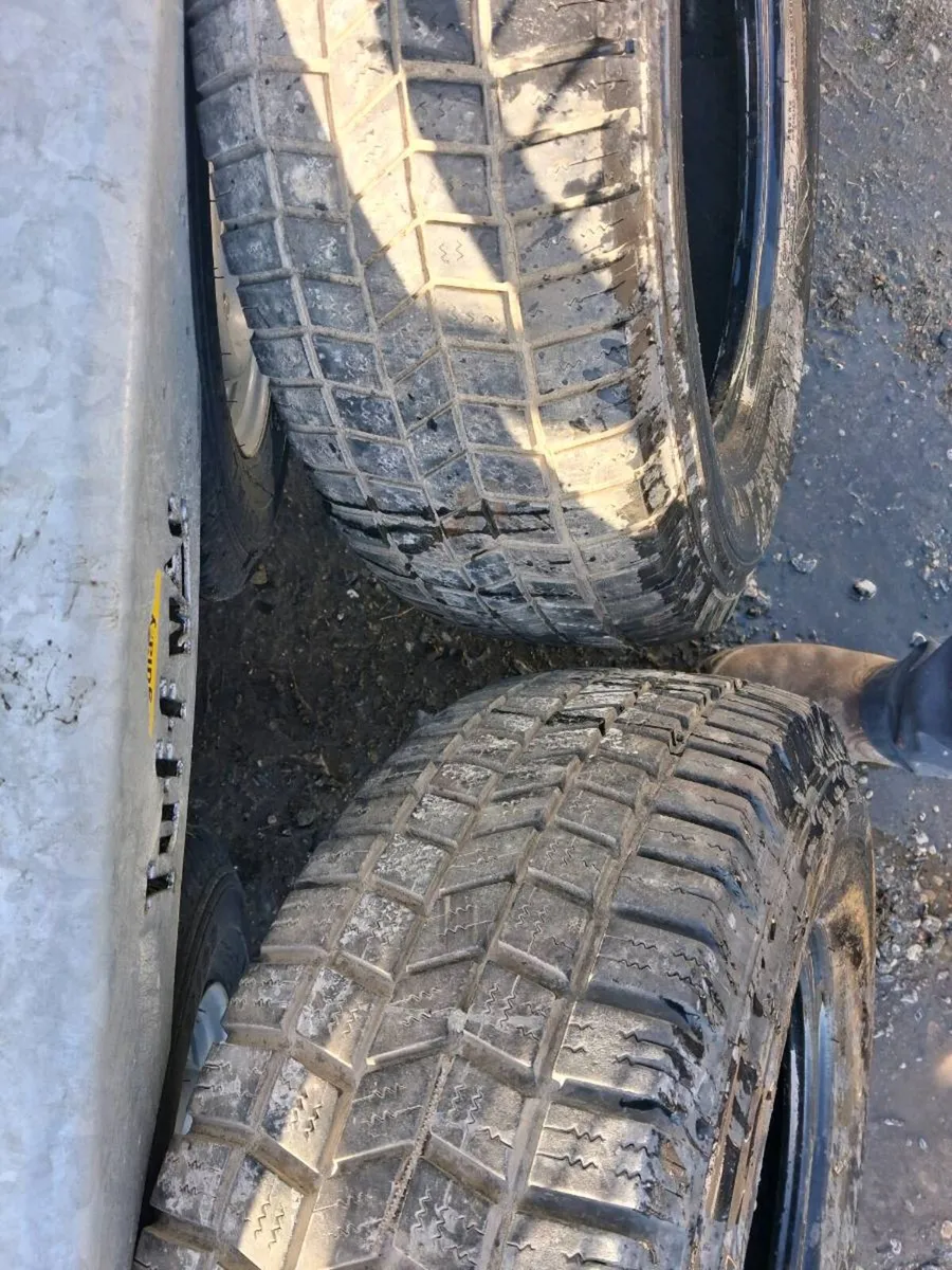 2 tyres - Image 2