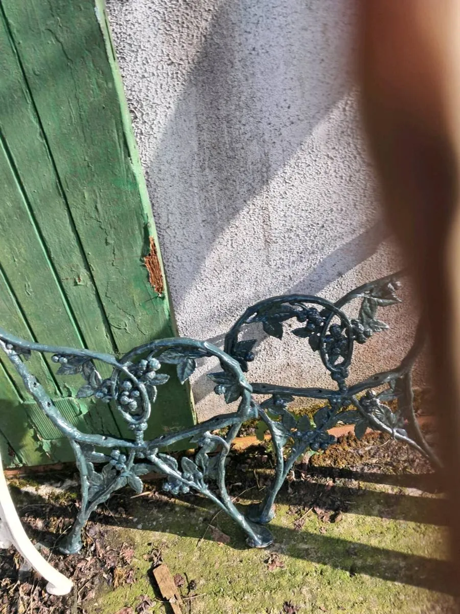 2 pair of cast iron seat ends - Image 3