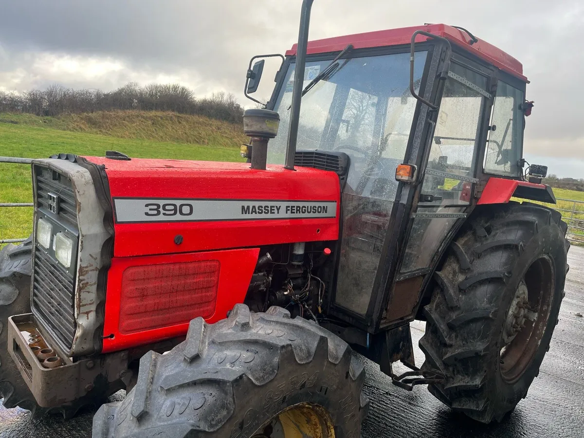 Massey 390 needs restoration - Image 1