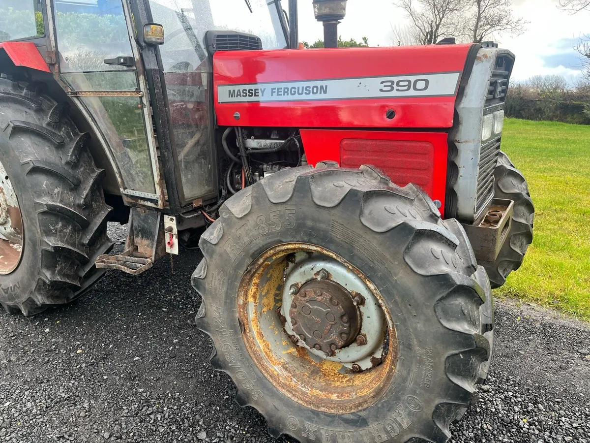 Massey 390 needs restoration - Image 3