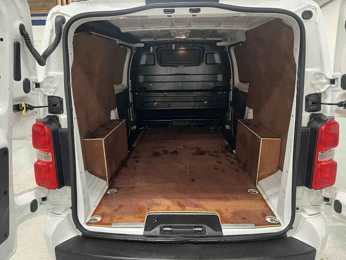 2022 Vauxhall Vivaro Panel Van - Image 2