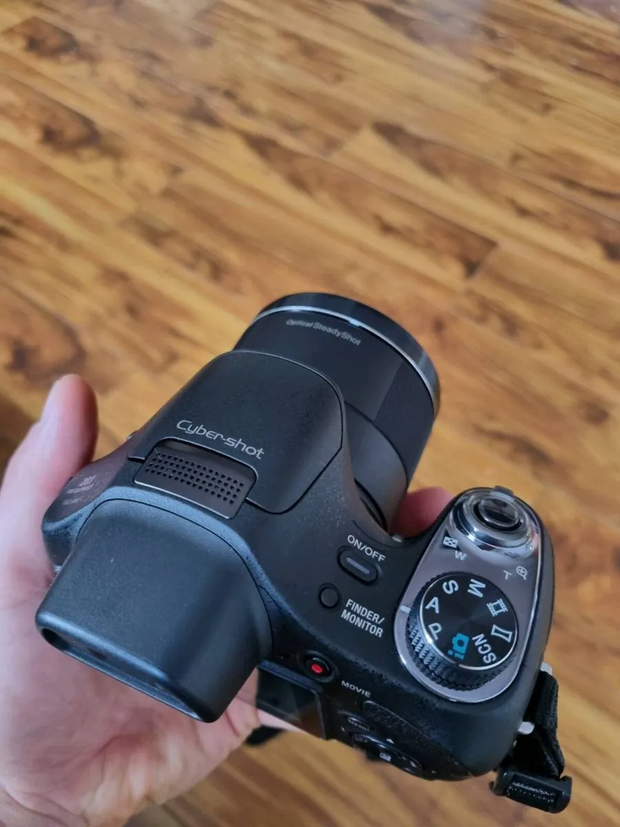 SONY Bridge Cyber-Shot DSC-H400 with 63x Opt - Image 4