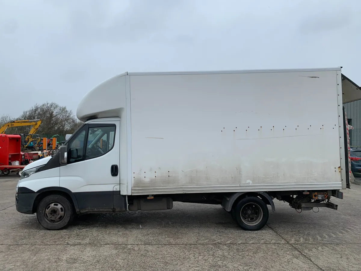 UNRESERVED 2015 IVECO DAILY 35C13 BOX BODY FOR AUC - Image 2