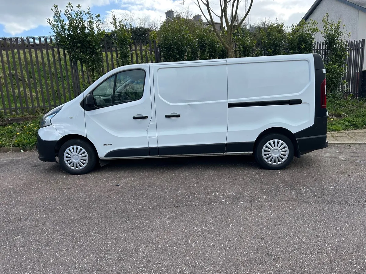 Renault Trafic 2016 - Image 2