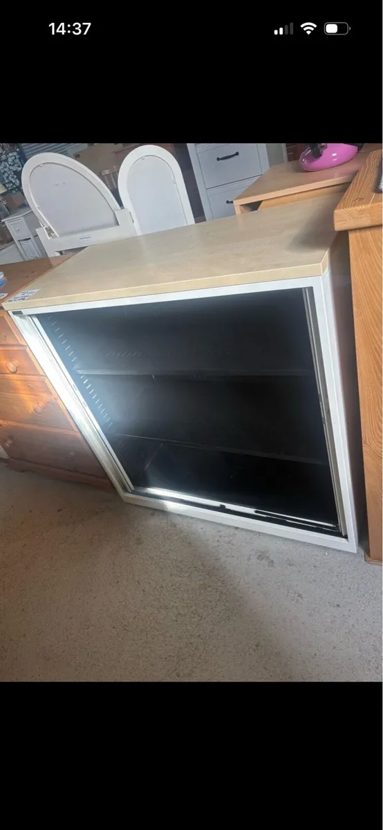 Office cabinet with key - Image 2