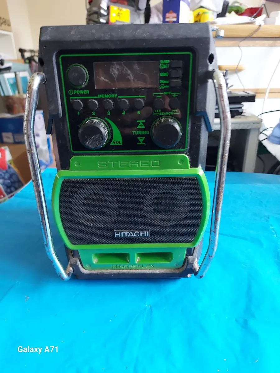 Hitachi UR18DSL 9.6-18V Site Radio - Image 1