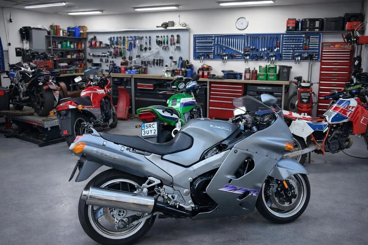 Kawasaki zzr1100 - Icon - Image 1