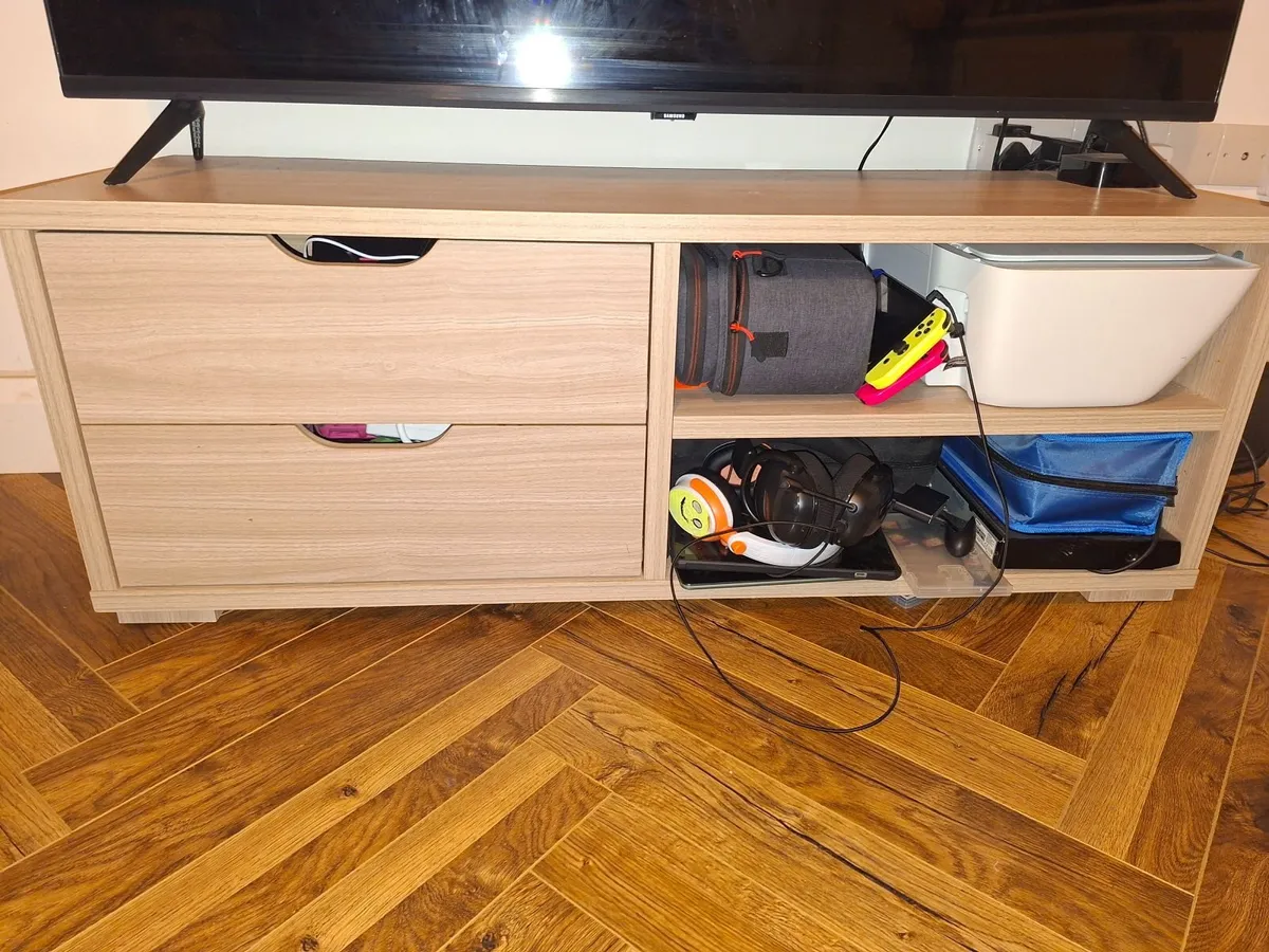 Tv stand - Image 1