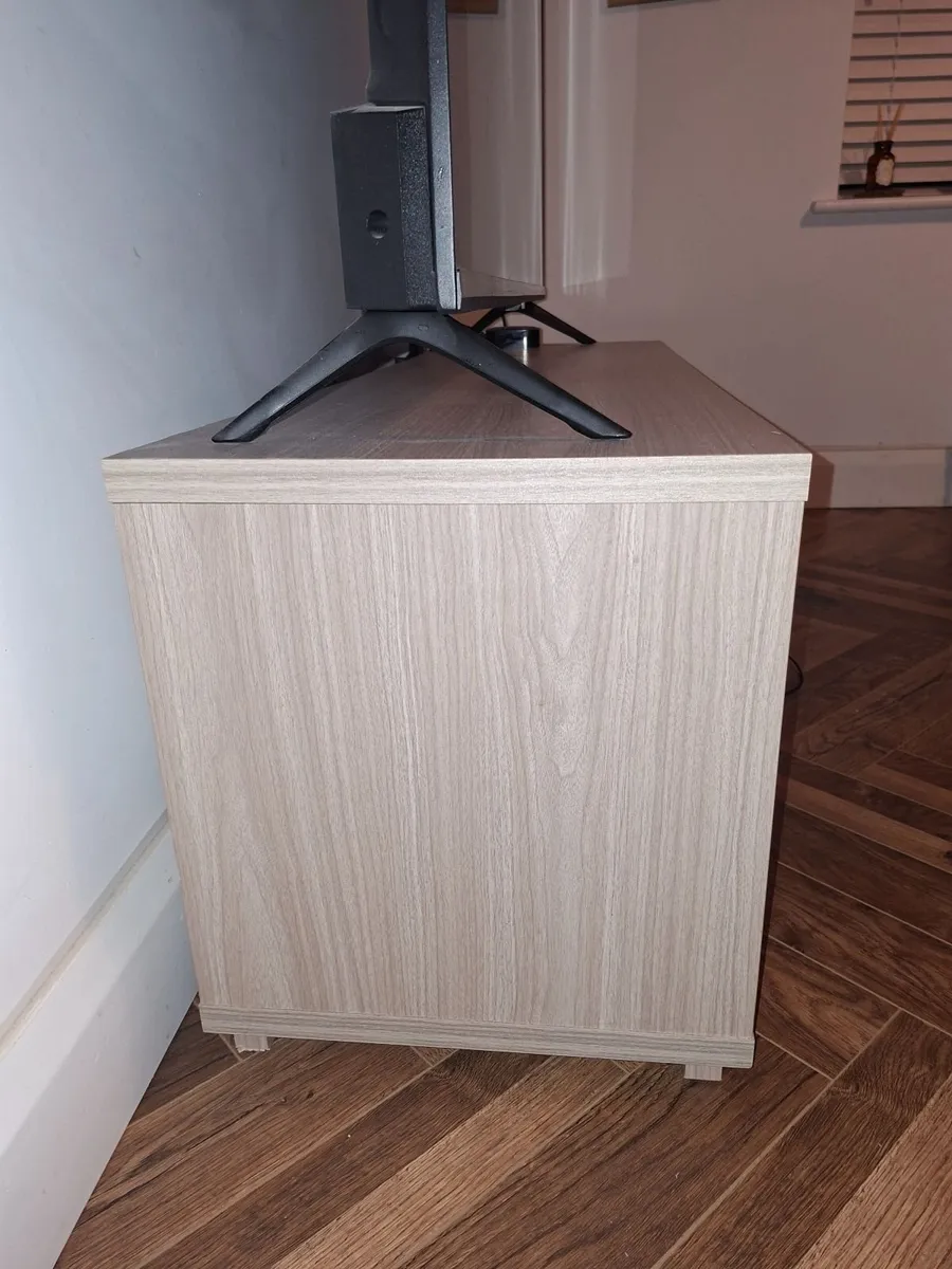 Tv stand - Image 3