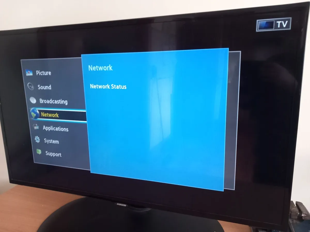 Samsung 42" TV no remote - Image 1