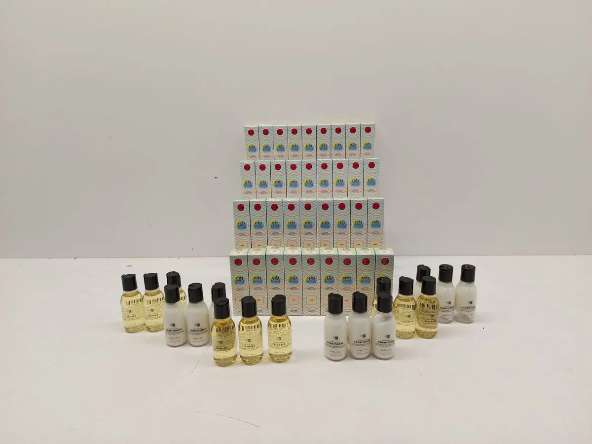 Online Auction Of A Selection Of Makeup & More! - Image 1