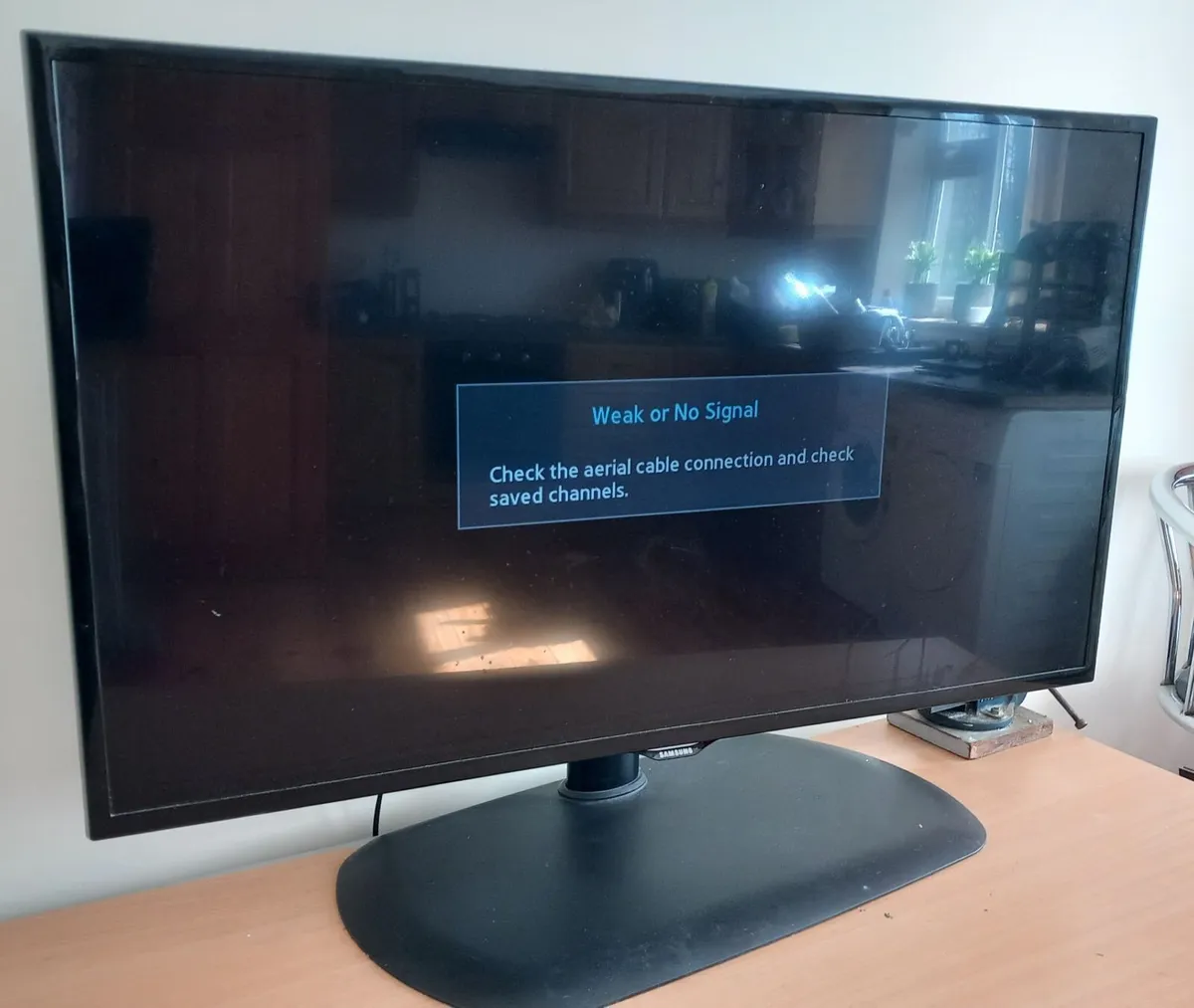 Samsung 42" TV no remote - Image 2